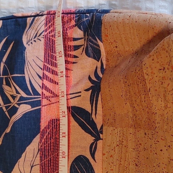 💚Nwt Koza Linen, Silk, and Cork Tote Bag - Picture 8 of 11